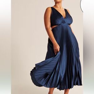 Abercrombie & Fitch‎ Satin Pleated Cutout Maxi Dress XSP NWT